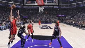 快船新援比尔亮相NFL赛场 现身观战洛杉矶公羊比赛！