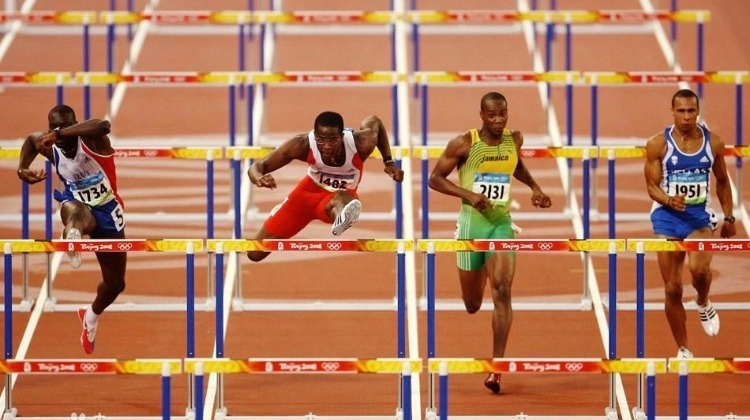 2025 赛季回顾：小格雷罗单季击出 48 支本垒打，助蓝鸟队重回世界大赛舞台